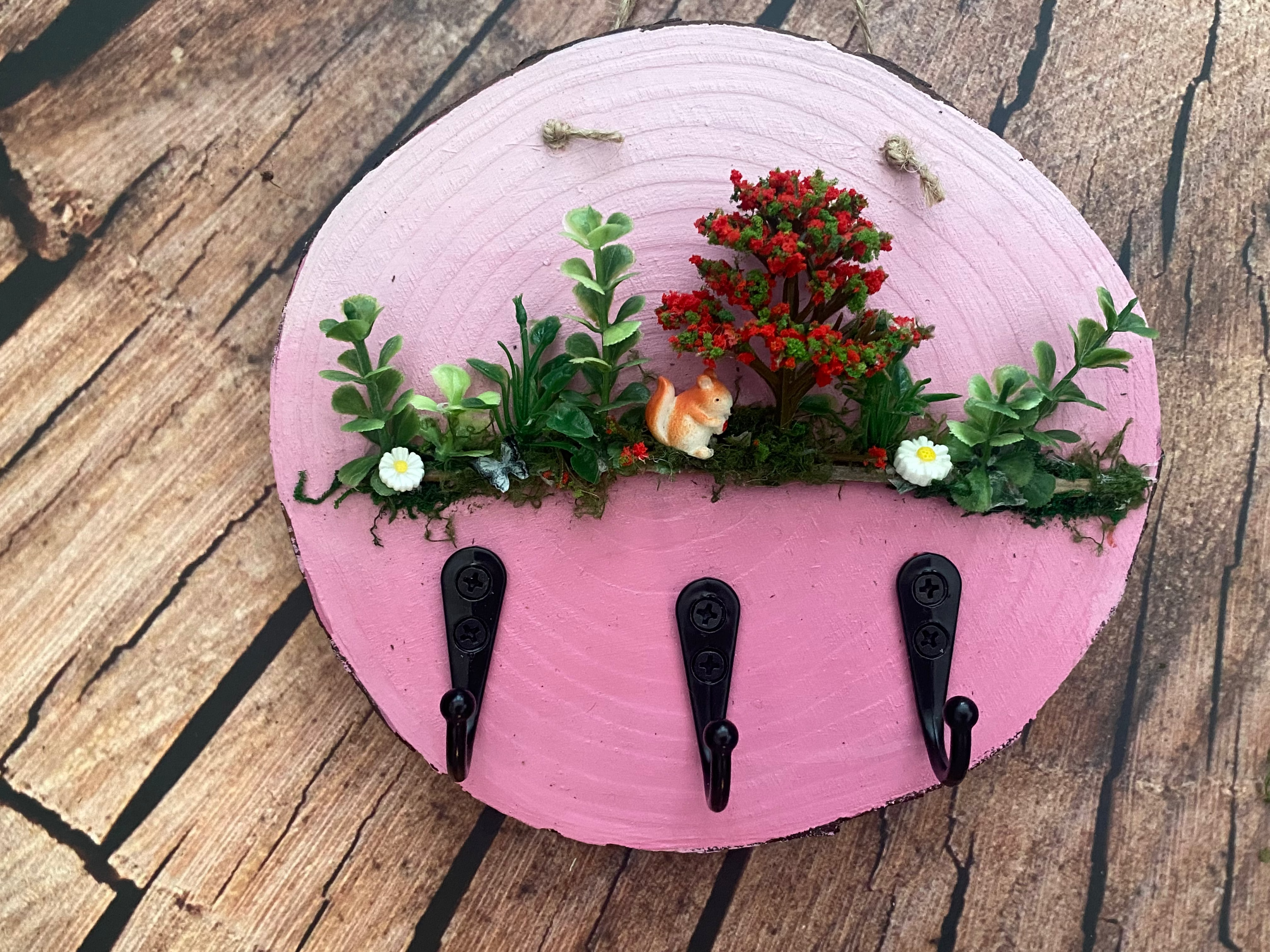 Pink key hook with 3 hooks