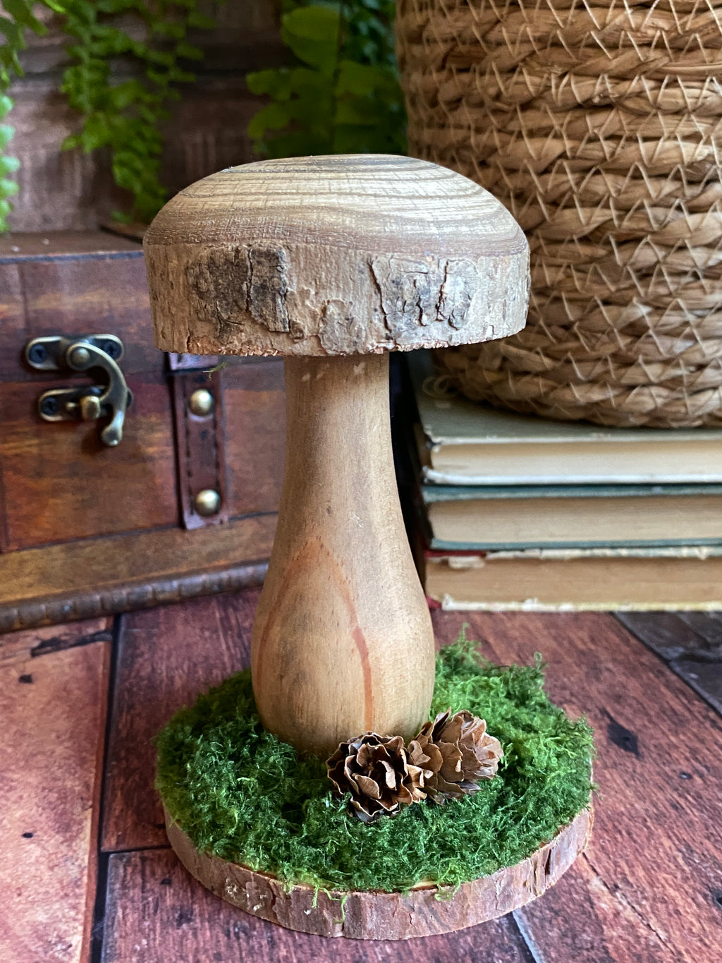 Woodland mushroom sculpture 16cm