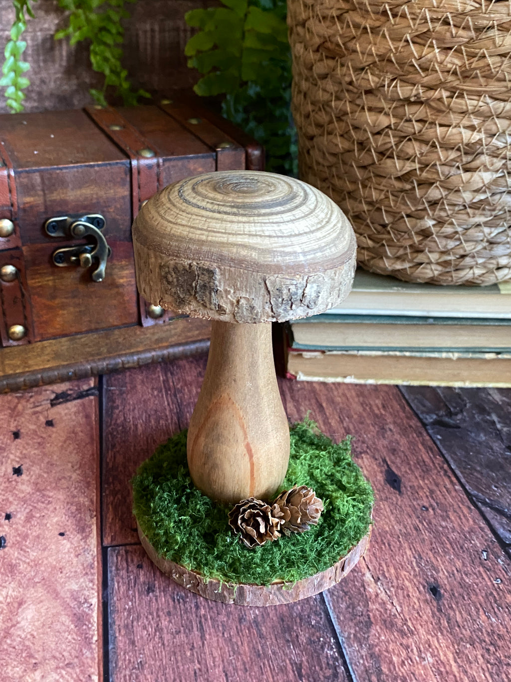 Woodland mushroom sculpture 16cm