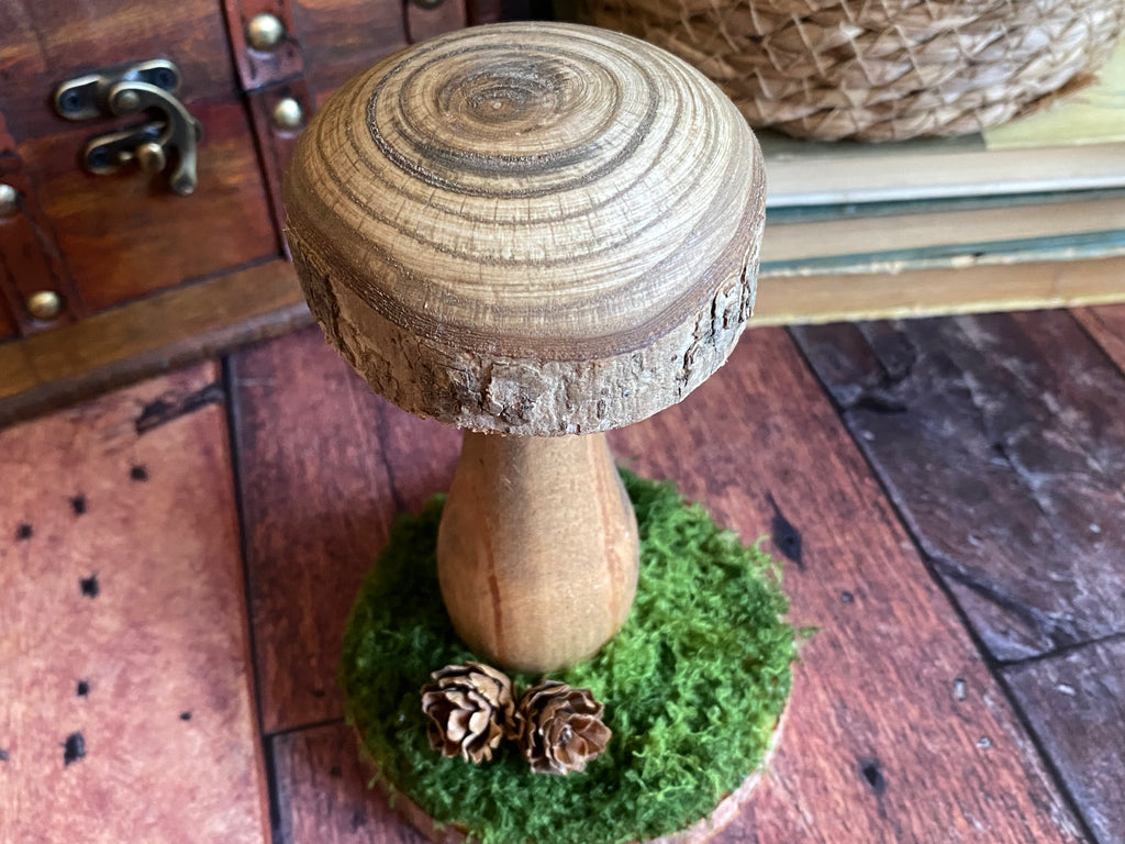 Woodland mushroom sculpture 16cm