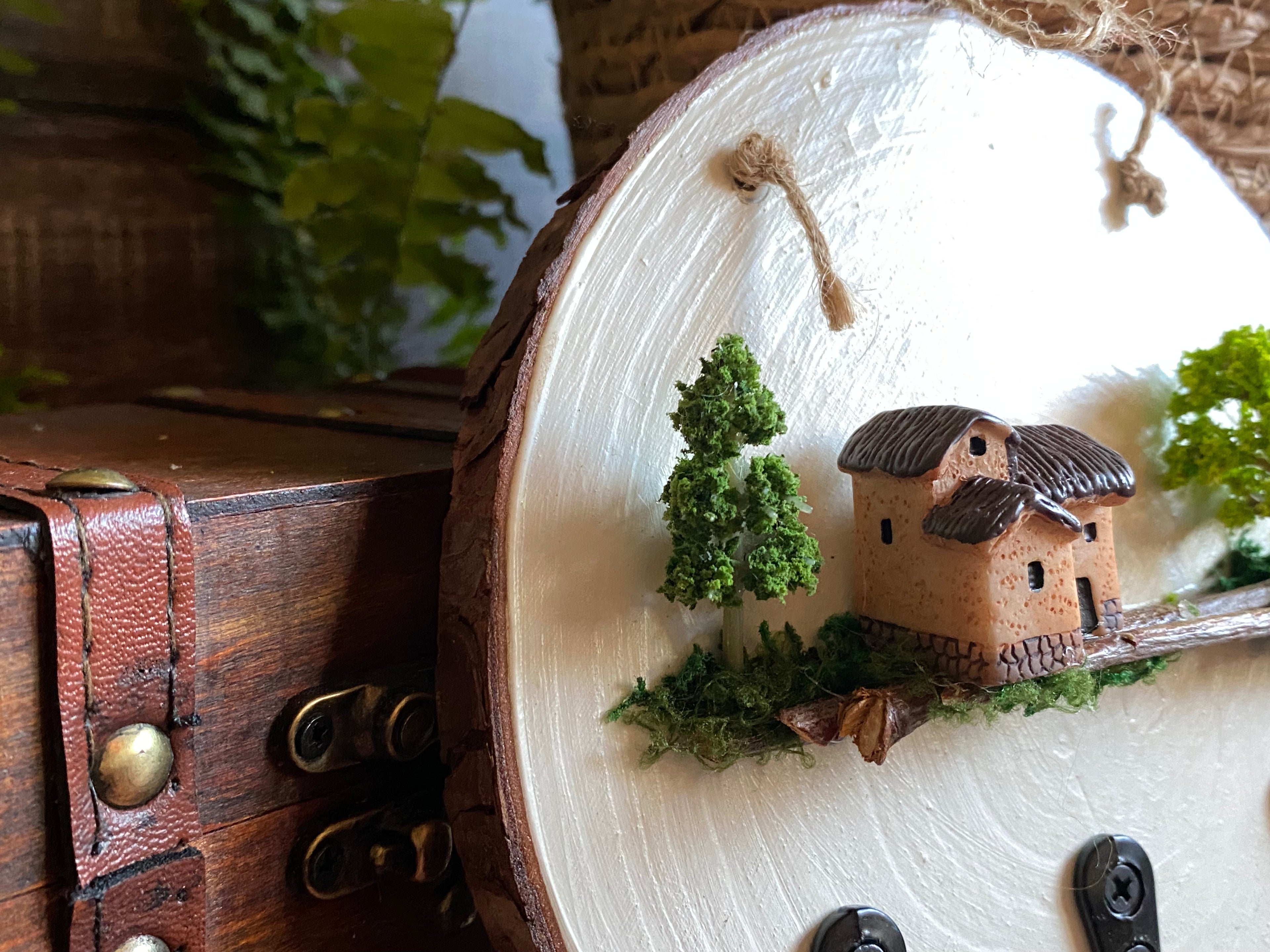Woodland cottage key hook